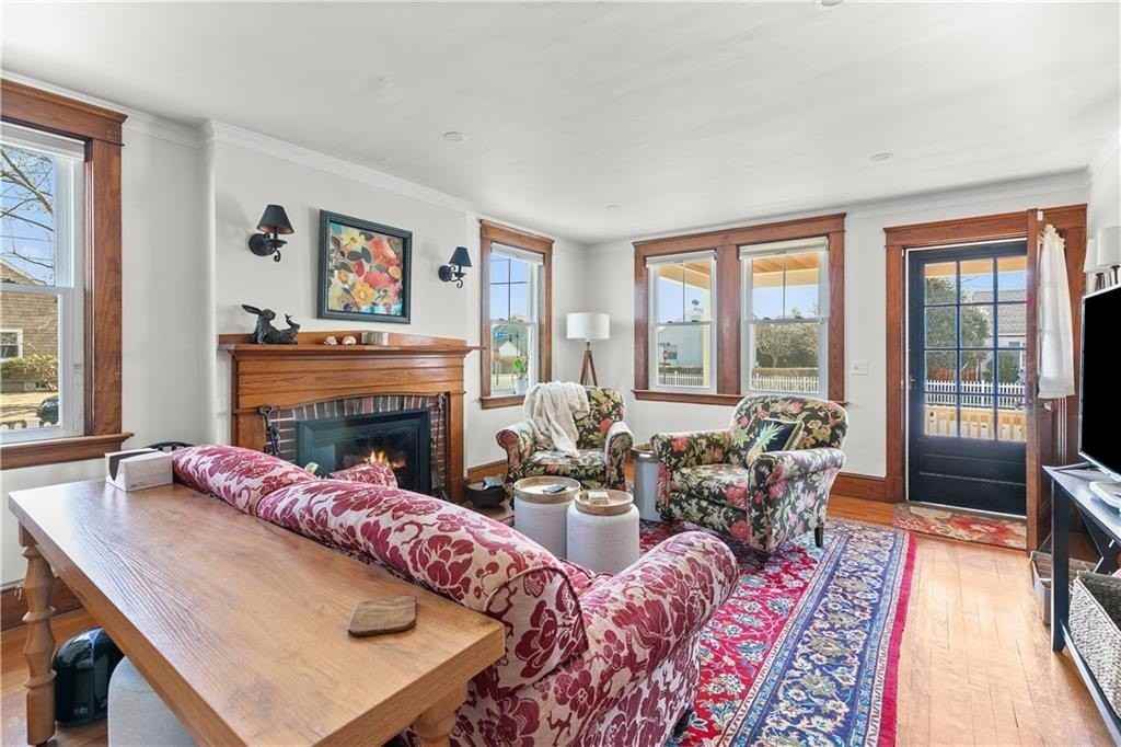 123 Beacon St - Photo 6 of 25