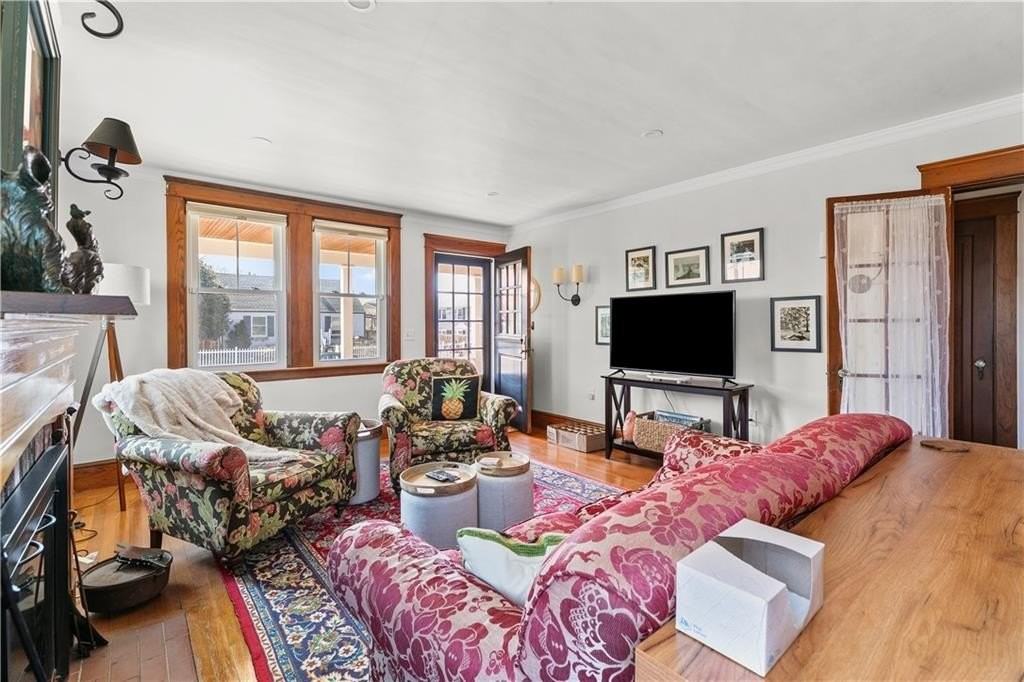123 Beacon St - Photo 7 of 25