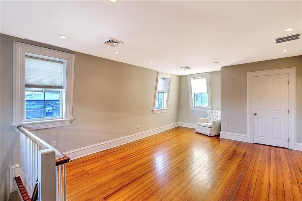 225 Carpenter St #3 - Photo 3 of 11