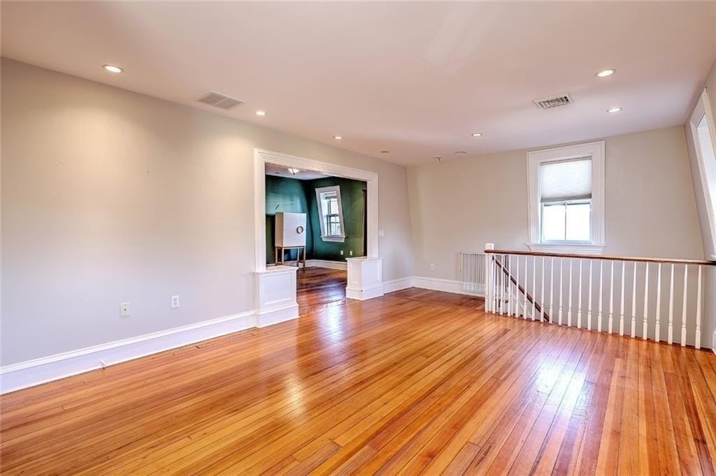 225 Carpenter St #3 - Photo 4 of 11