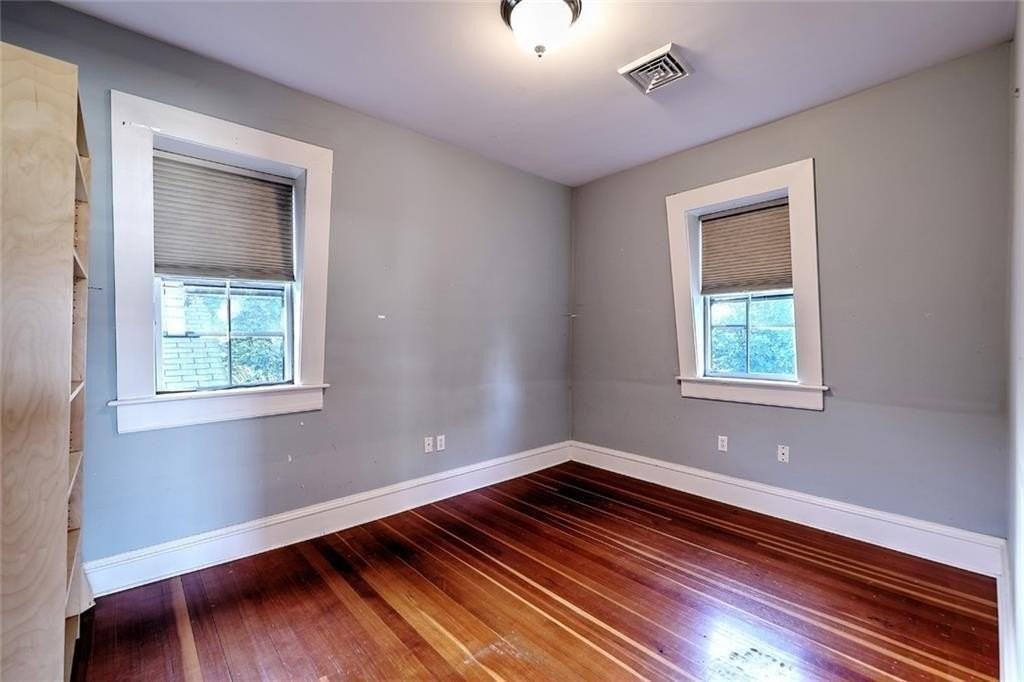 225 Carpenter St #3 - Photo 6 of 11