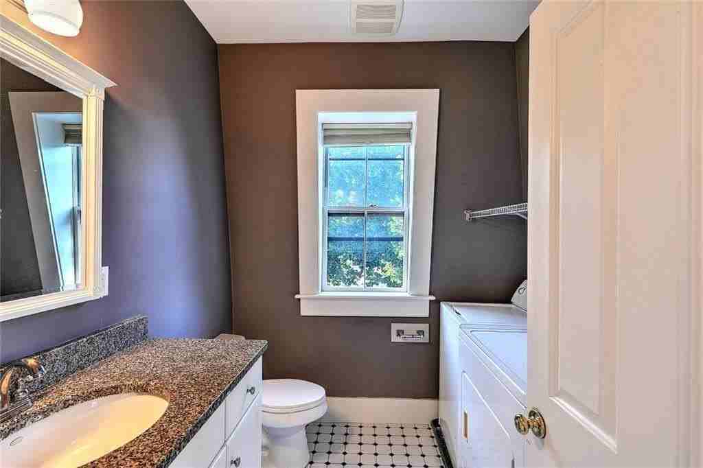 225 Carpenter St #3 - Photo 7 of 11