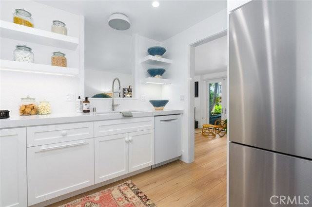 409 Goldenrod Ave #B - Photo 5 of 8