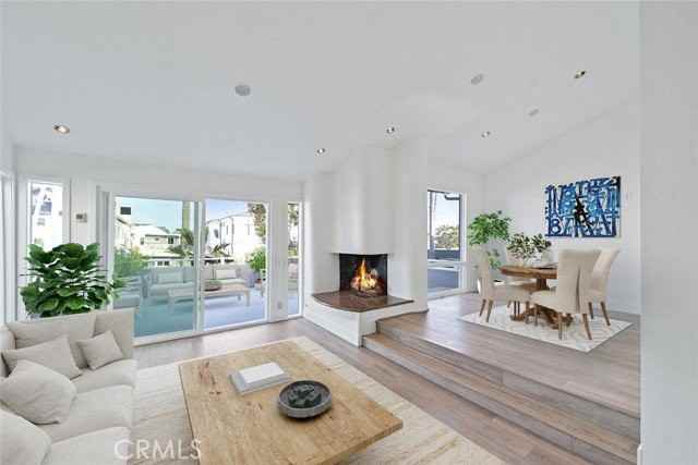 411 Goldenrod Ave #B - Photo 2 of 8