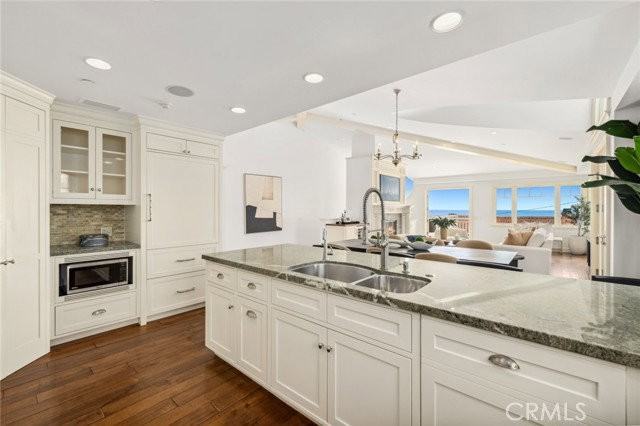 111 Brooks St - Photo 6 of 8