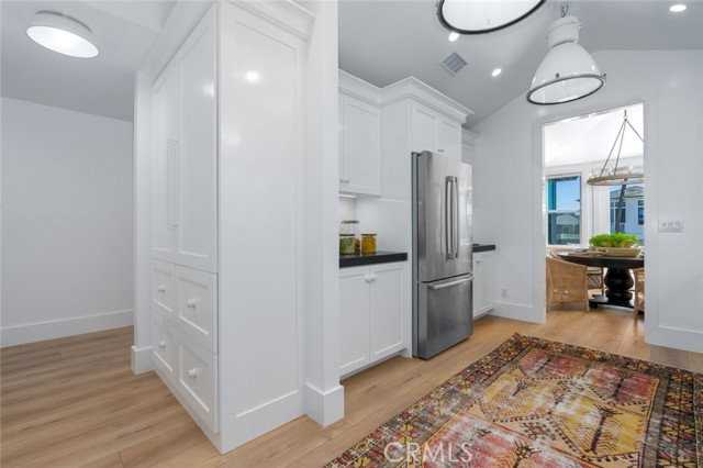 409 Goldenrod Ave #A - Photo 4 of 8