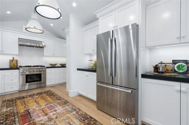 409 Goldenrod Ave #A - Photo 5 of 8