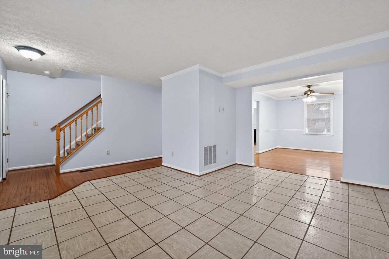 7916 Evesboro Dr - Photo 4 of 31