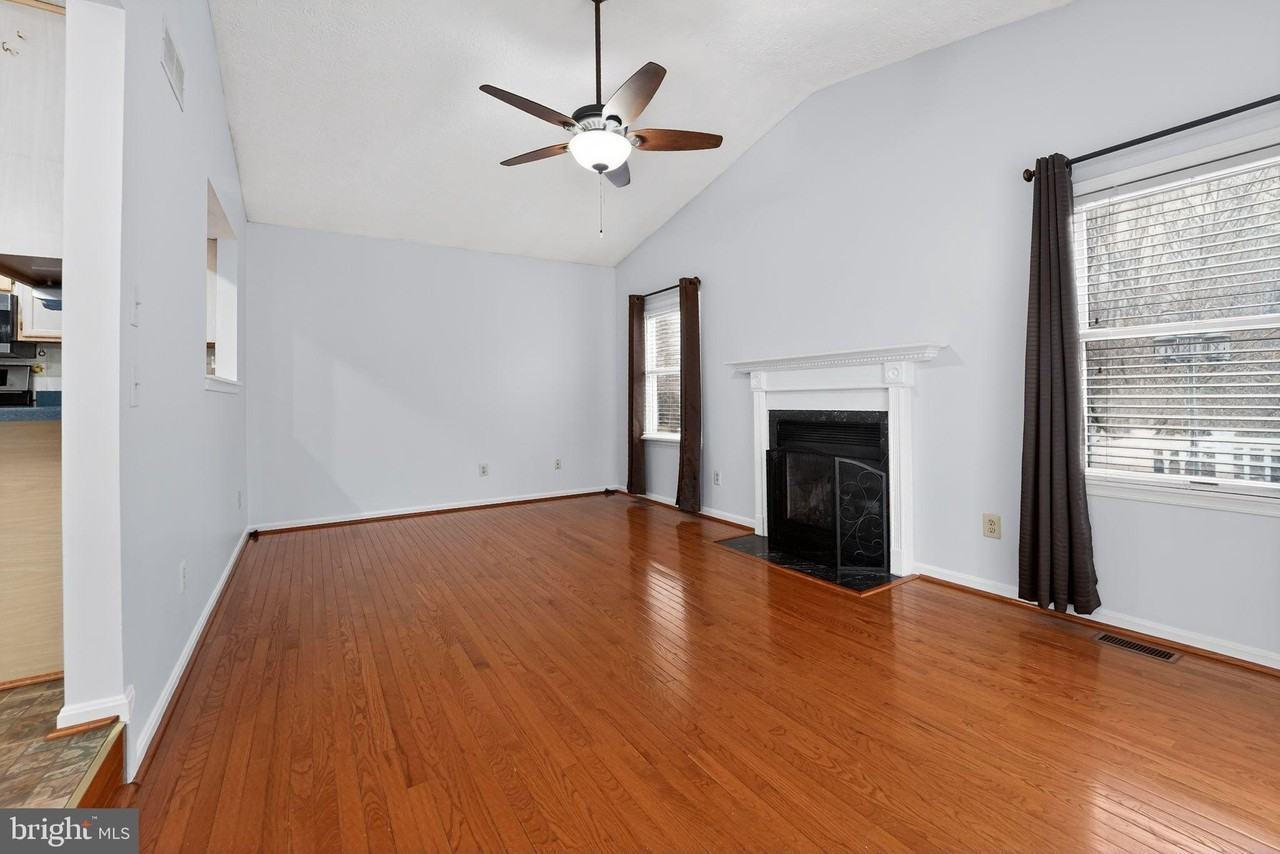 7916 Evesboro Dr - Photo 6 of 31