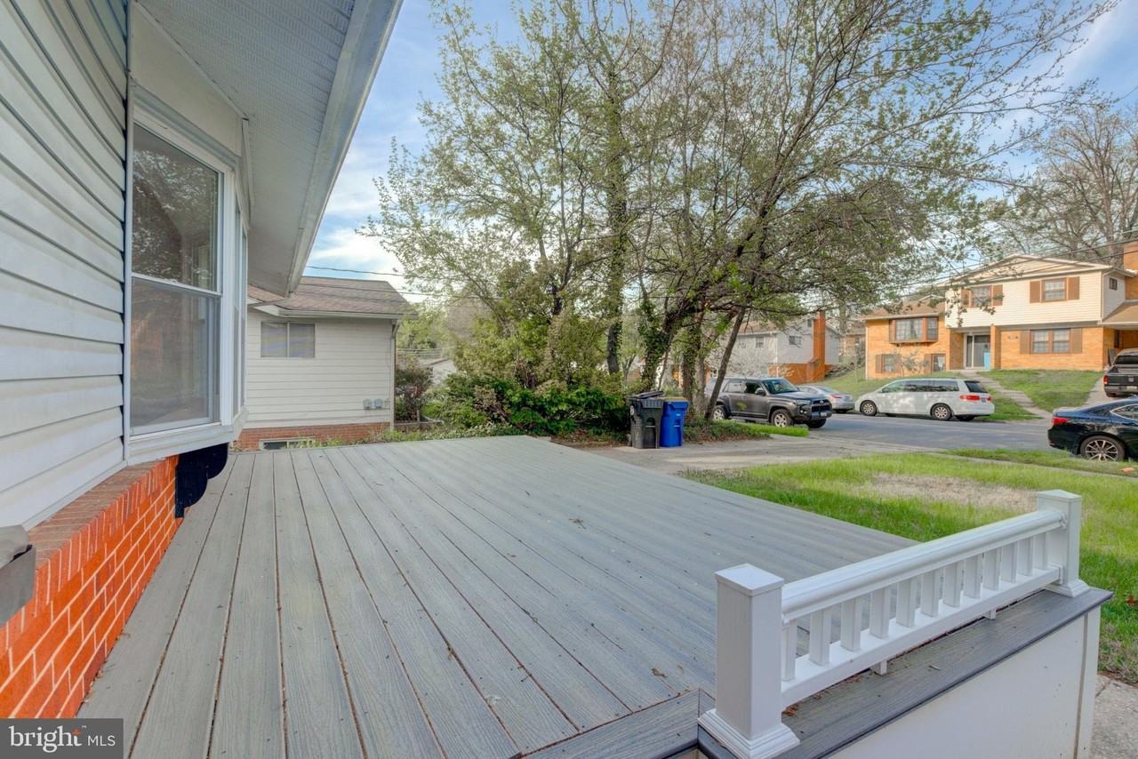 6628 Adrian St - Photo 3 of 50