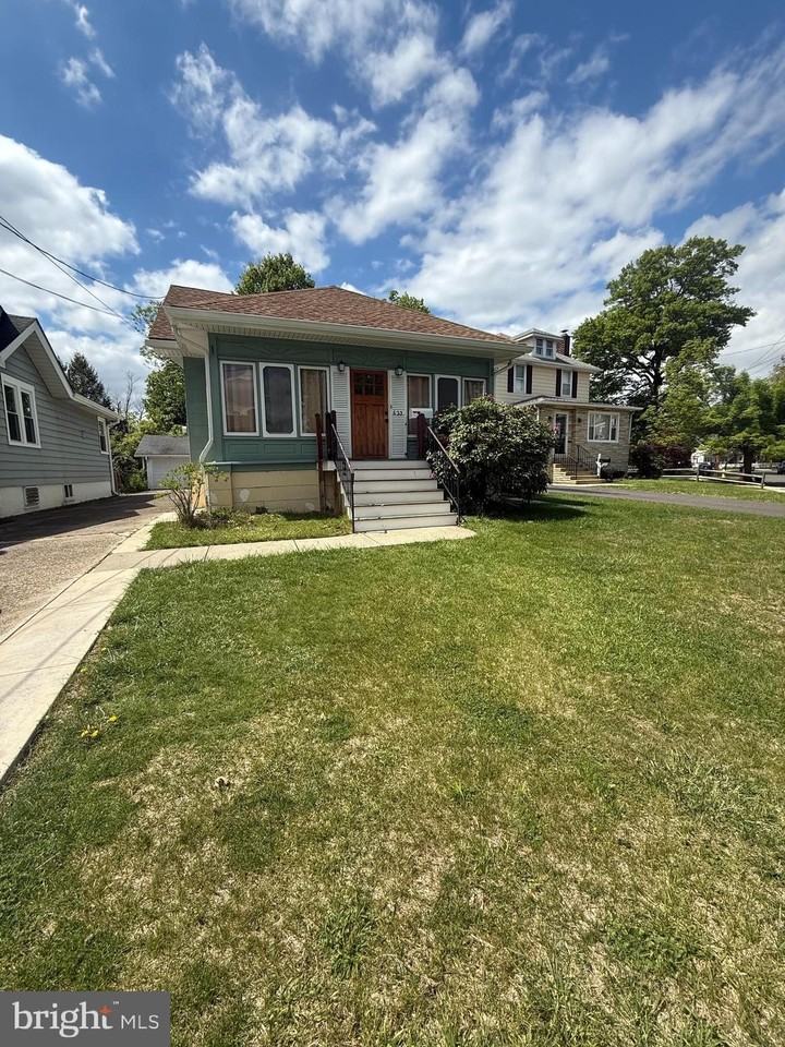 623 Lees Ave