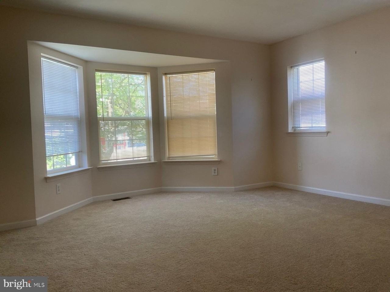 359 Reservoir St - Photo 3 of 16