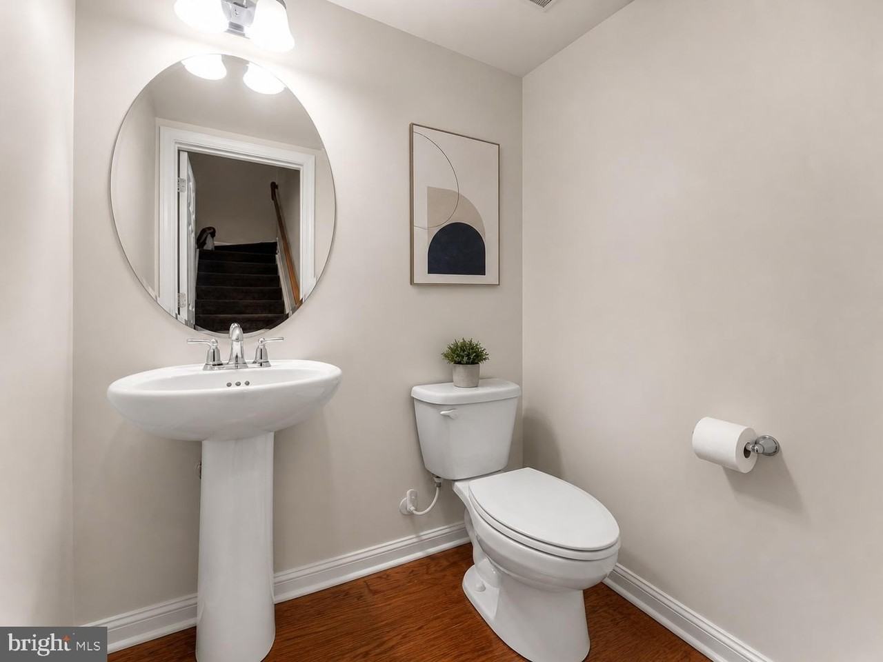 484 Rowan St - Photo 7 of 17