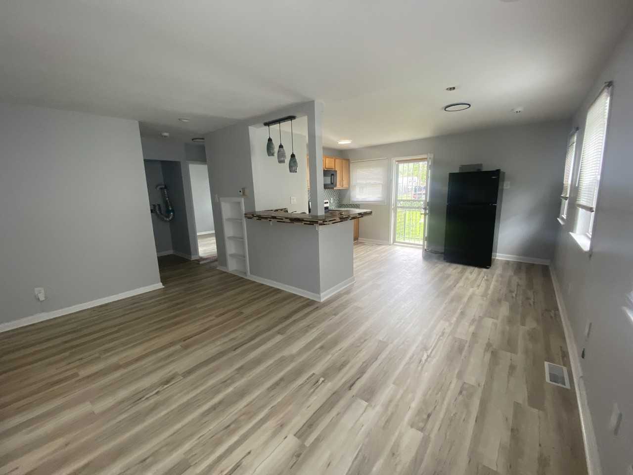 841 S Addison St #1 - Photo 3 of 10