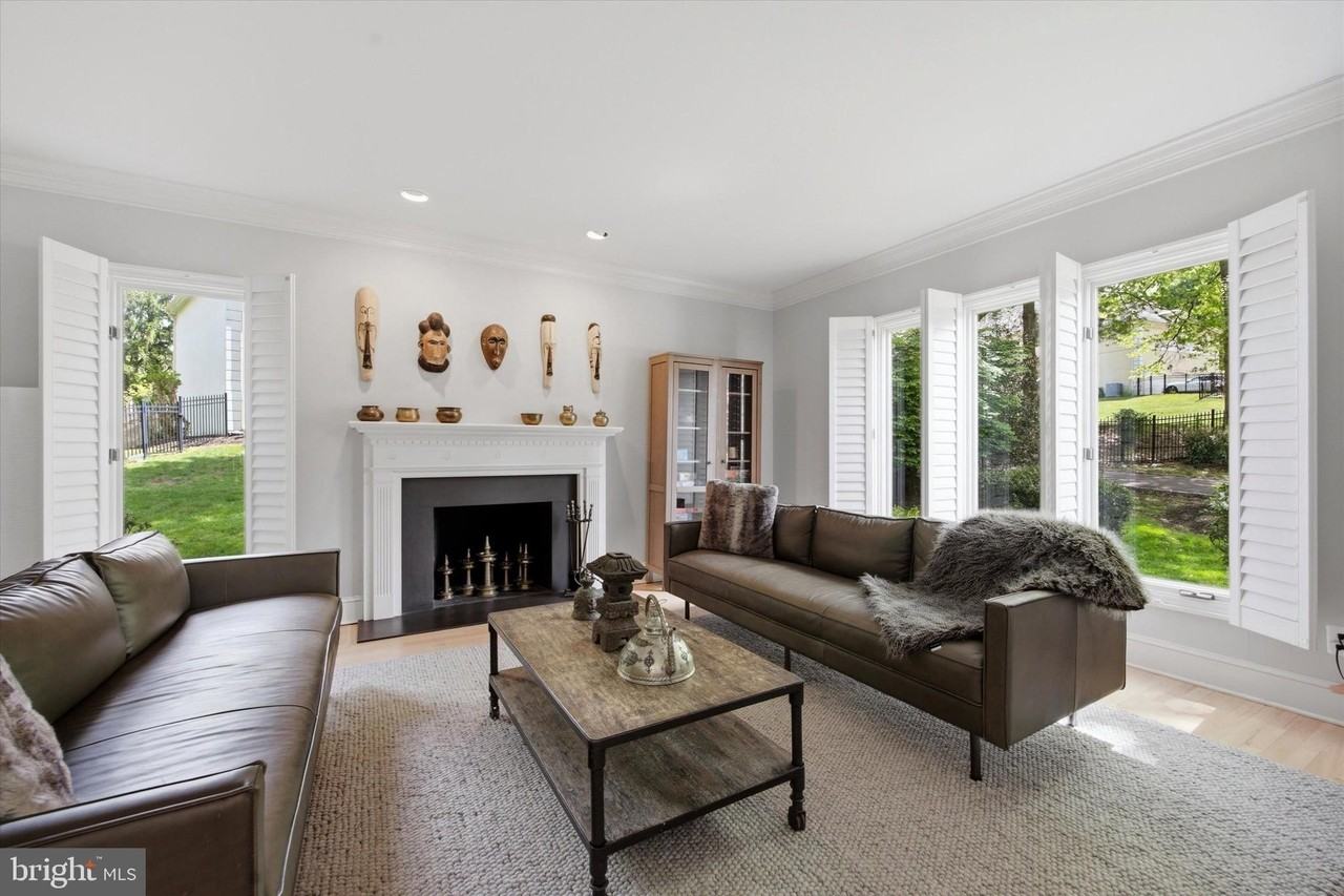 111 Fairview Rd - Photo 5 of 15