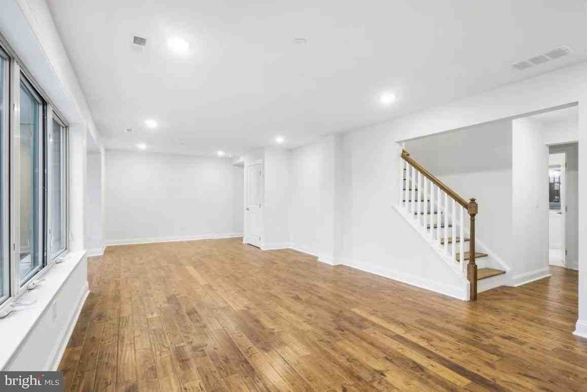 41 W Wildey St #1 - Photo 5 of 12