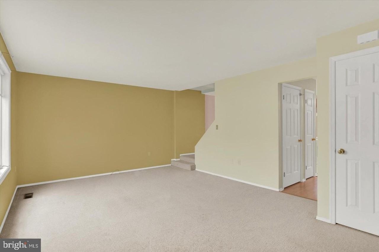 22 Persian Lilac Dr - Photo 6 of 23