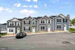 featured image of SIENNA BLVD #212