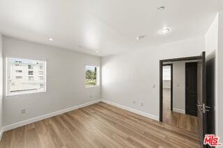17512 Gledhill St - Photo 4 of 7