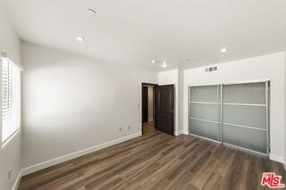 17512 Gledhill St - Photo 5 of 7