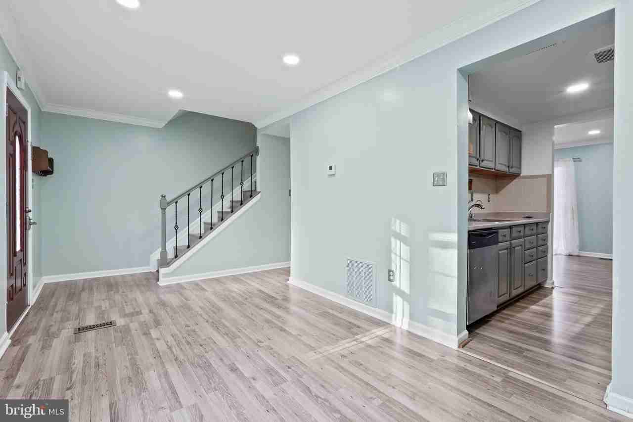 6446 Shannon Station Ct - Photo 7 of 39
