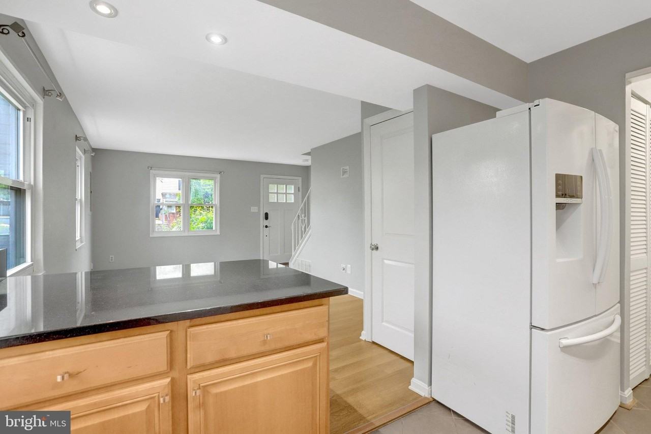 2340 Fairview Ter - Photo 7 of 30
