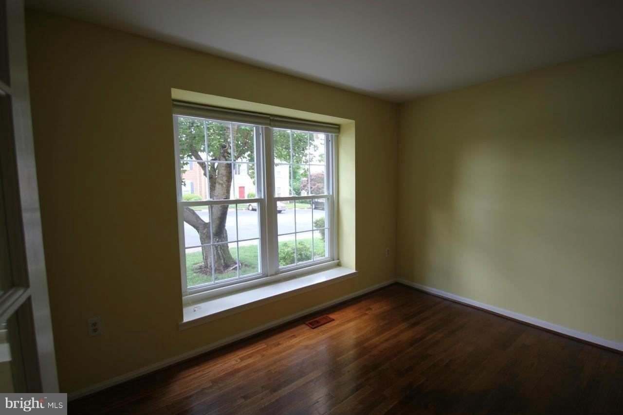2959 Cashel Ln - Photo 4 of 21