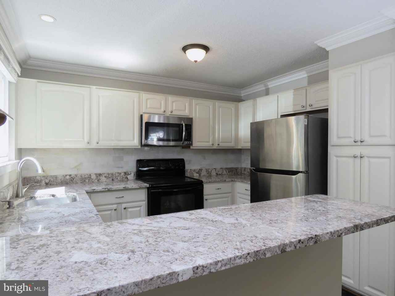 11701 Summerchase Cir #A - Photo 3 of 32