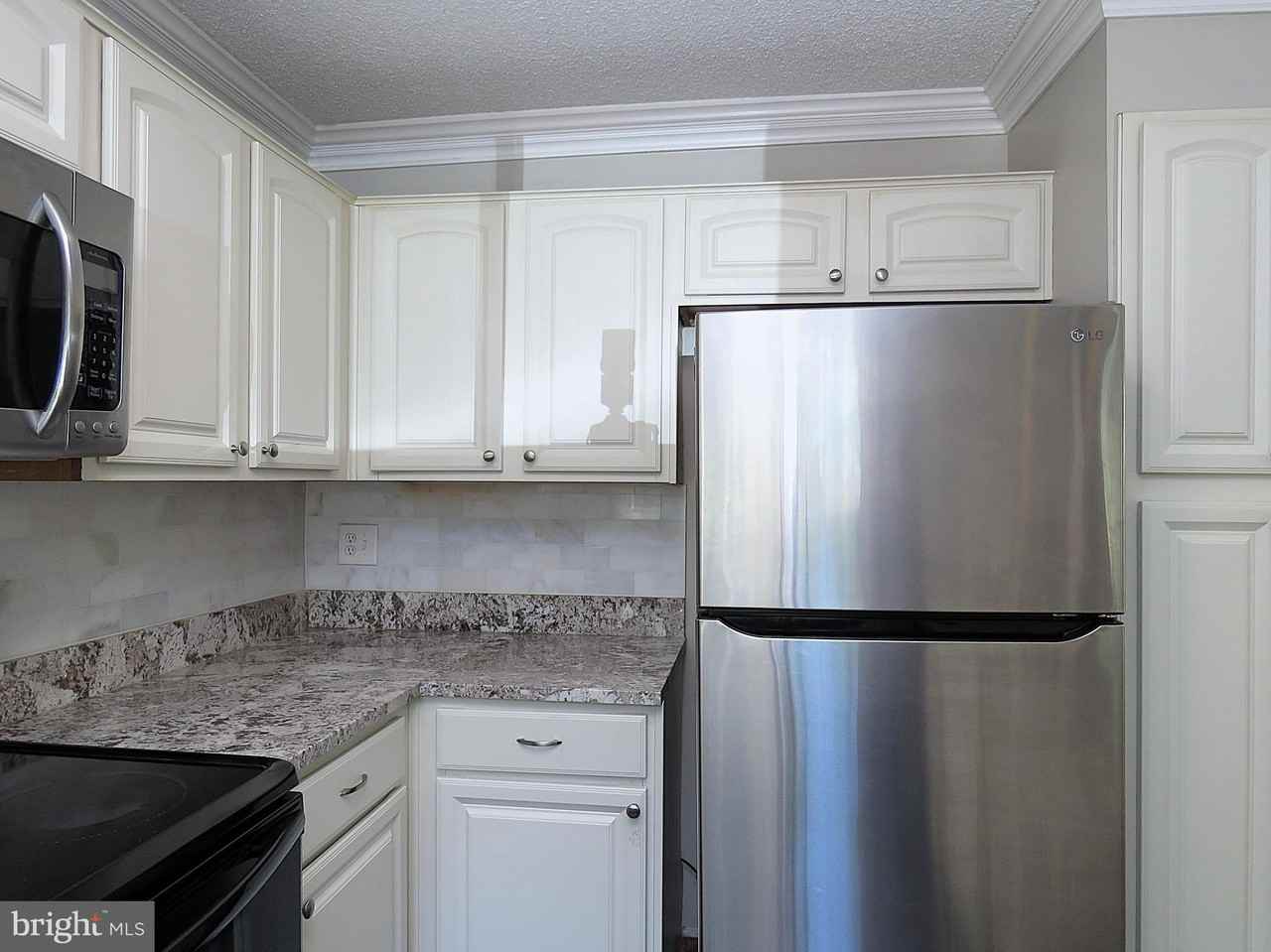 11701 Summerchase Cir #A - Photo 4 of 32