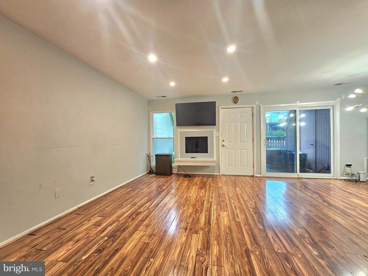 8077 Pantano Pl #4 - Photo 3 of 12