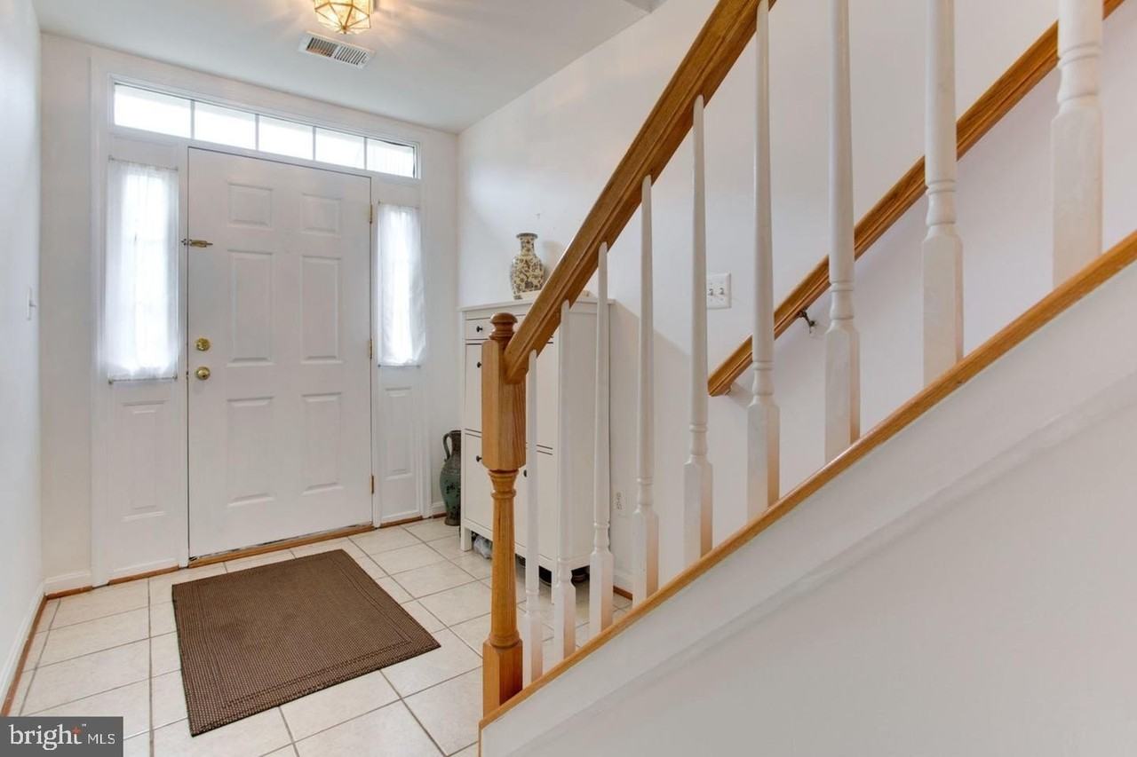 24676 Nettle Mill Sq - Photo 3 of 15
