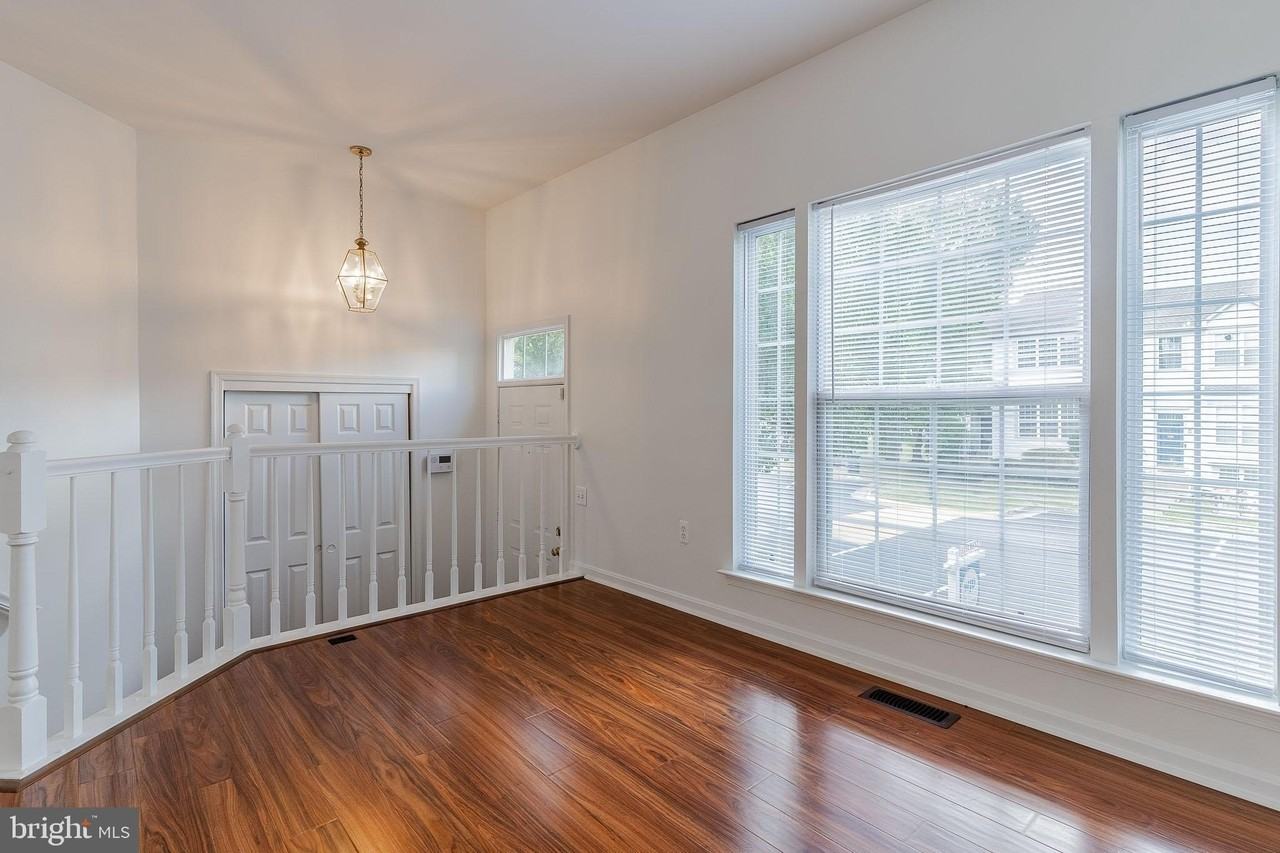 3290 Gina Pl - Photo 6 of 37