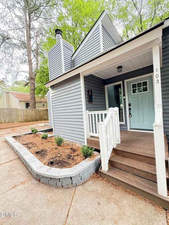 103 Cameron Ct - Photo 2 of 35