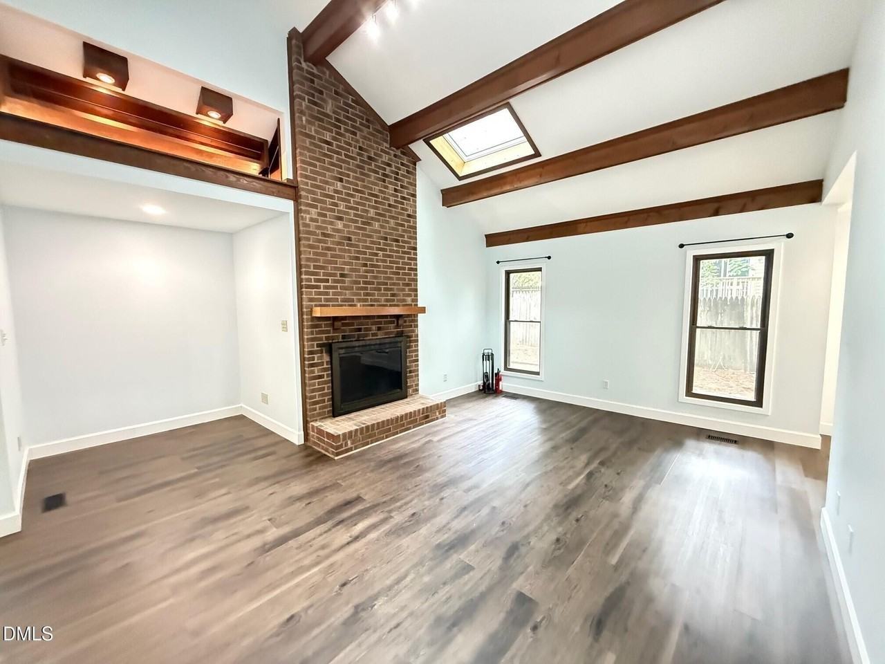 103 Cameron Ct - Photo 4 of 35
