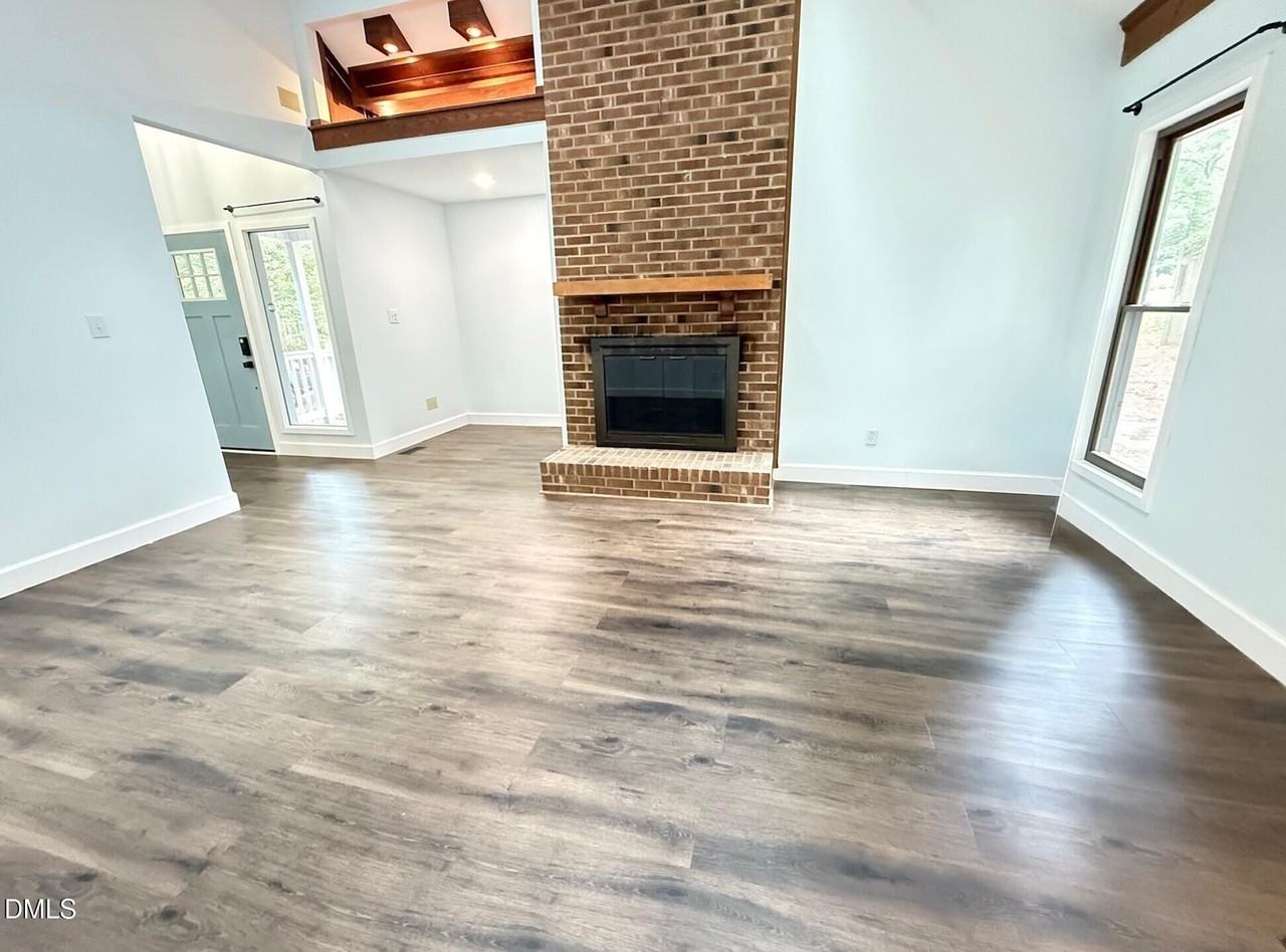 103 Cameron Ct - Photo 5 of 35