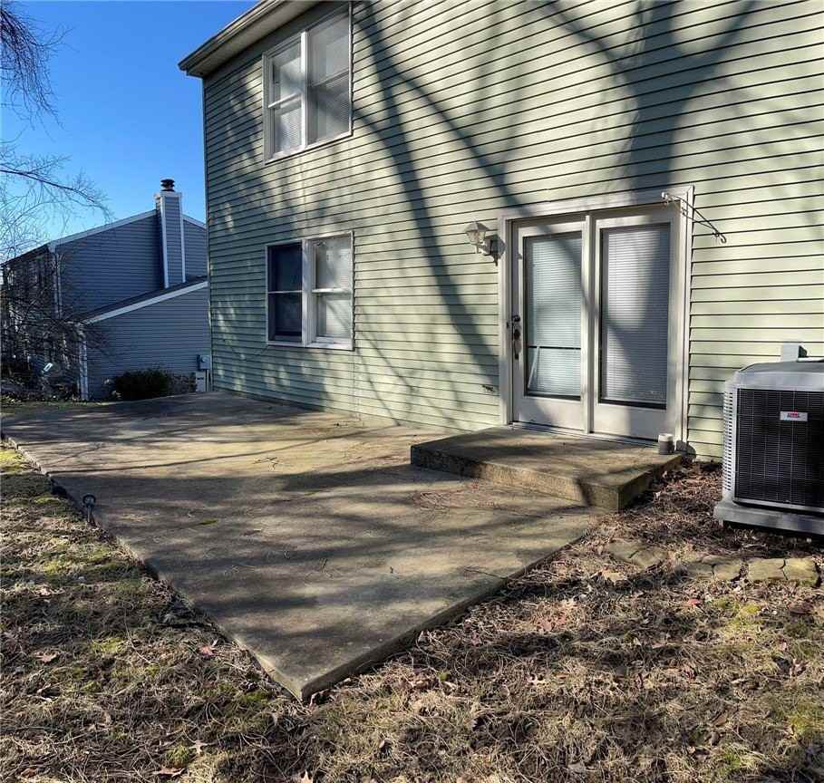 1293 Manor Dr - Photo 4 of 20