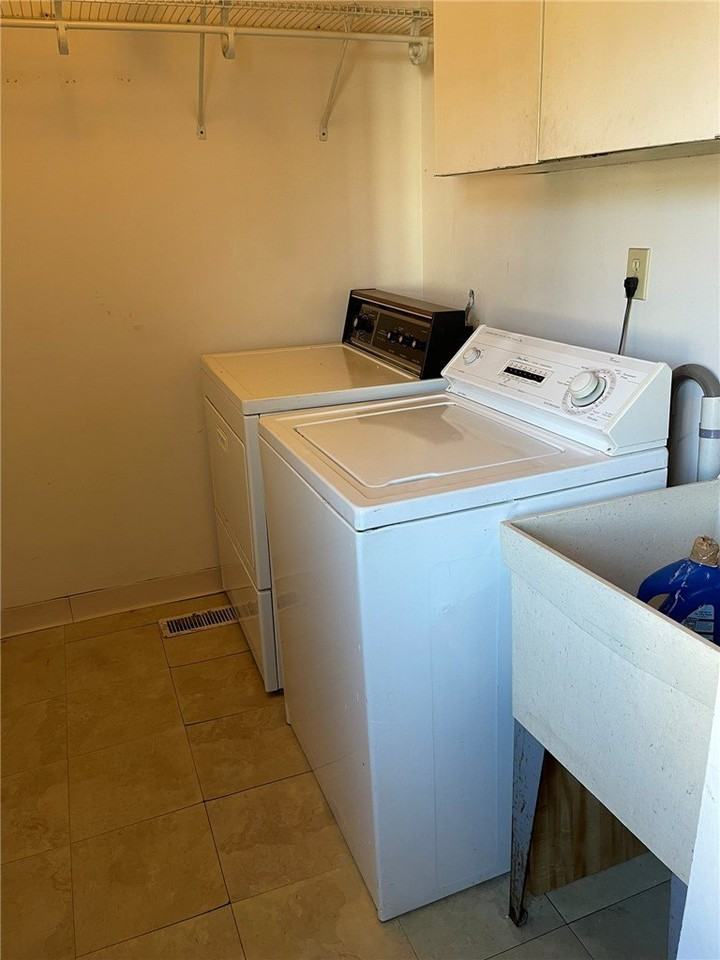 1293 Manor Dr - Photo 5 of 20