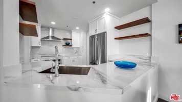featured image of 10724 Wilshire Blvd #809