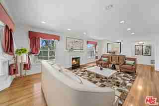 11959 Foxboro Dr - Photo 2 of 8