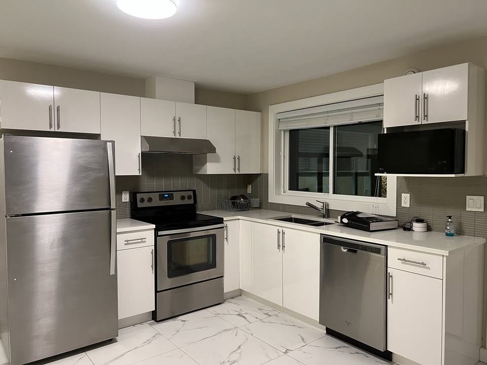 2445 Haversley Ave #1 - Photo 3 of 11