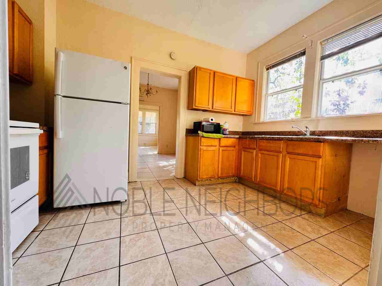 1617 E 14th St #1 - Photo 5 of 10