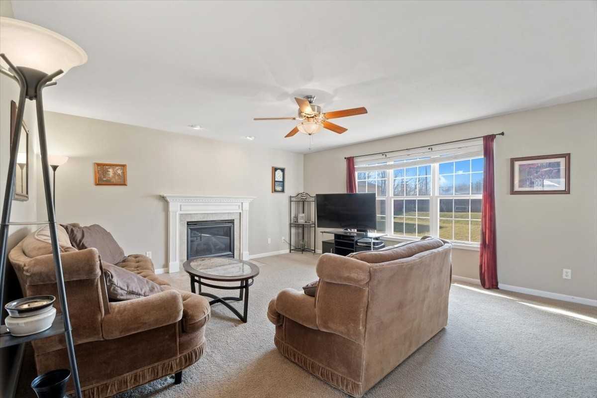 705 Bergamot St - Photo 3 of 25