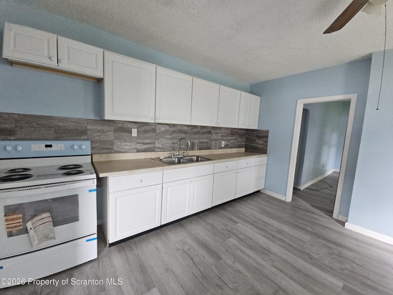 112 William St - Photo 7 of 10