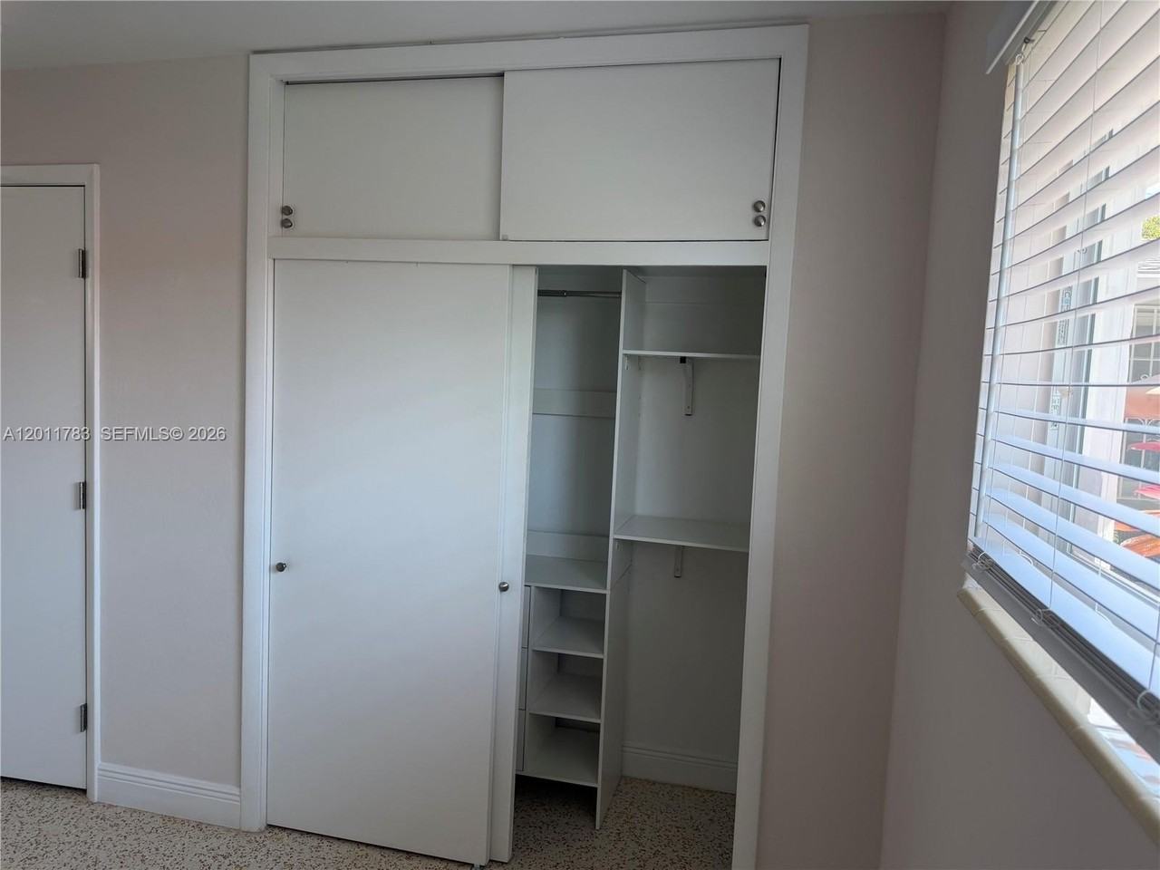 3311 Sw 25th Ter - Photo 7 of 10