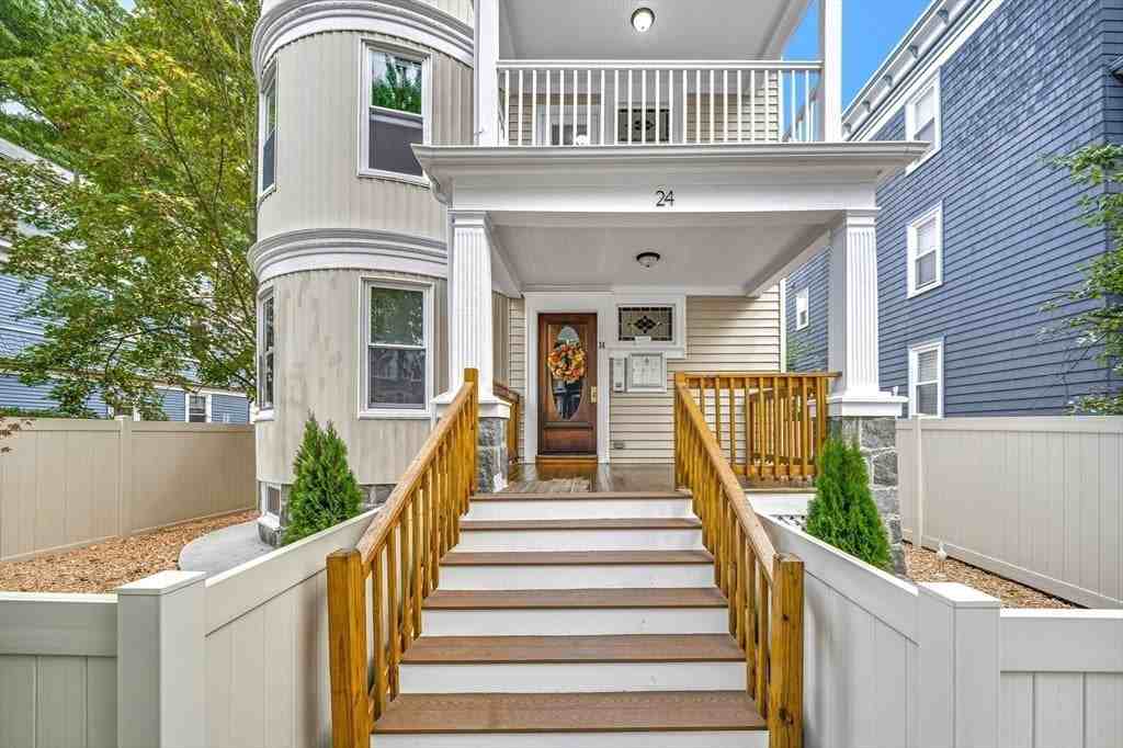 24 Hinckley St - Photo 2 of 36