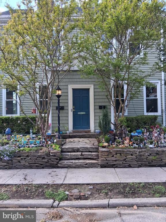 115 E 2nd St