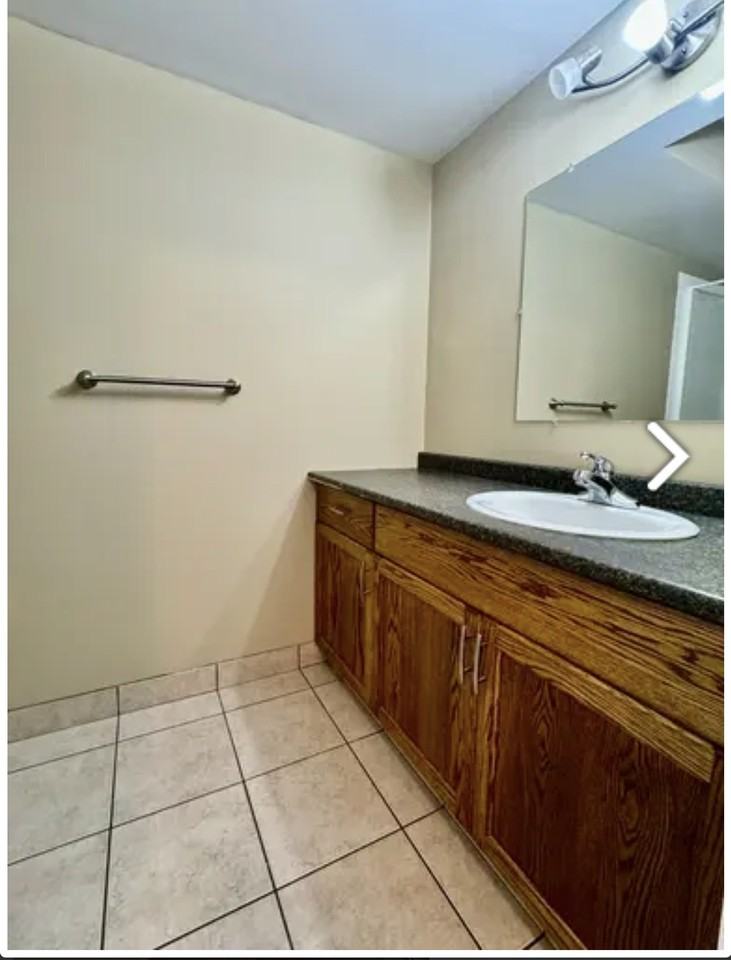 5137 49 Ave #1 - Photo 6 of 10