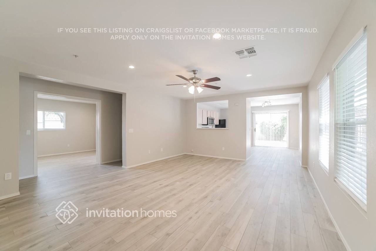11233 N 89th Way - Photo 3 of 14