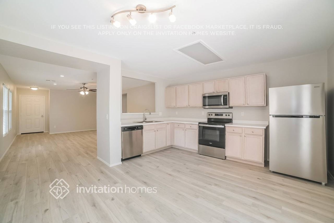 11233 N 89th Way - Photo 4 of 14