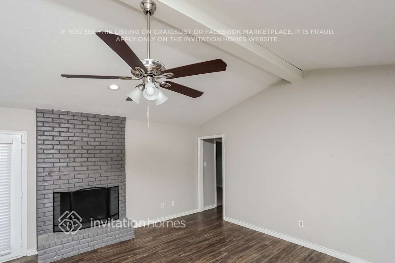 2311 Statler Dr - Photo 3 of 16